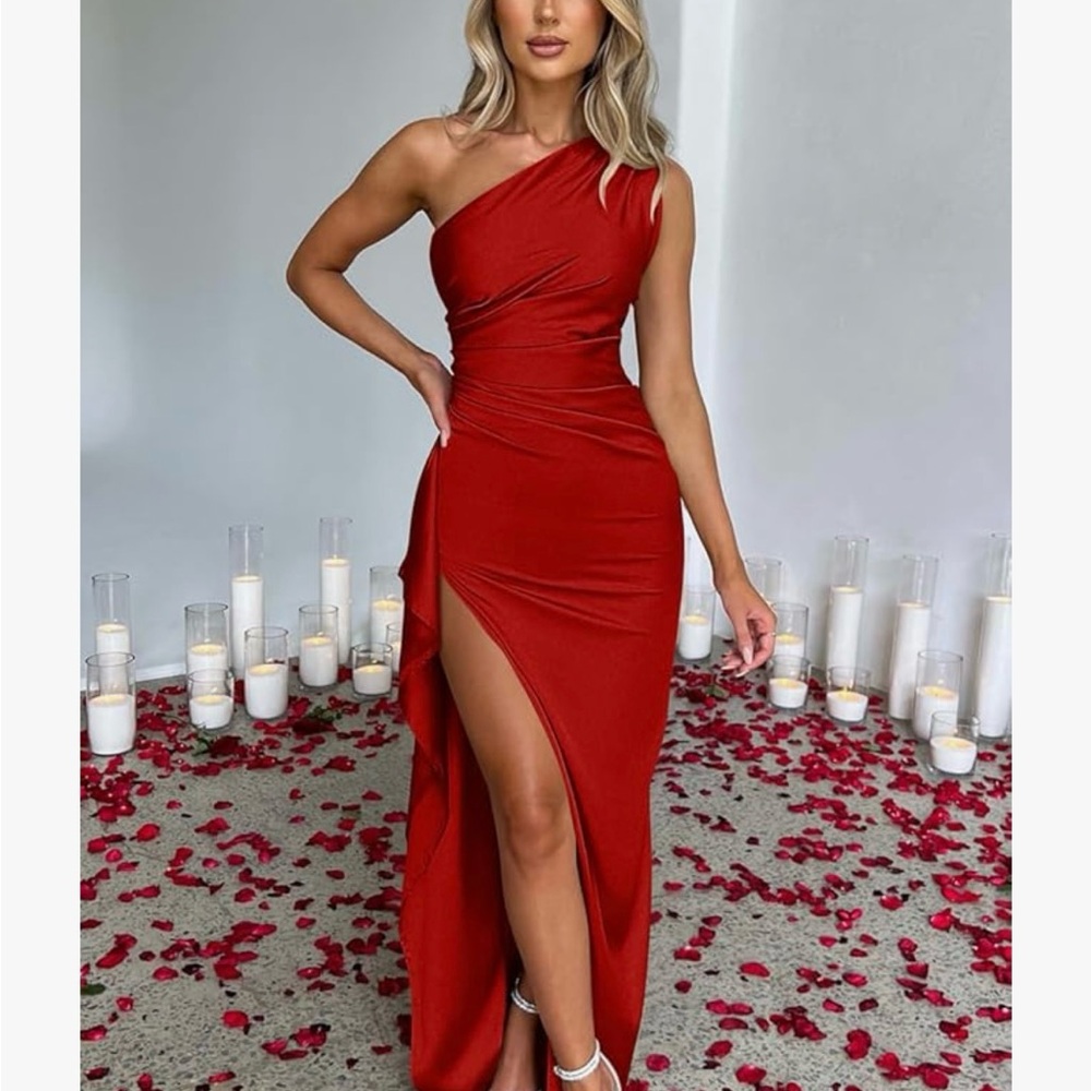 Chic One-Shoulder Red Evening Dress/Never worn